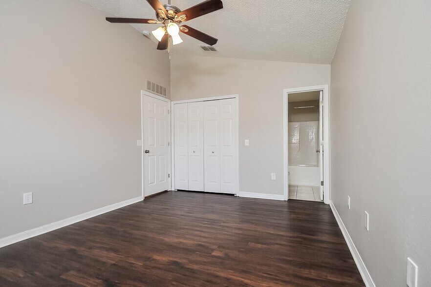 Building Photo - 30250 Rattana Ct