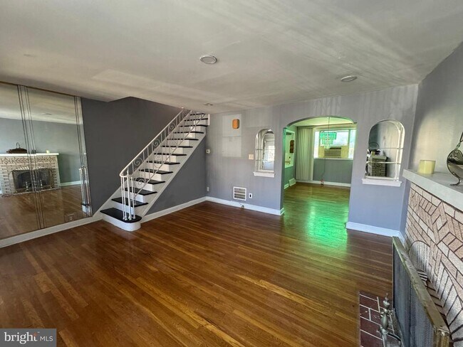 Building Photo - 6738 Grovers Ave