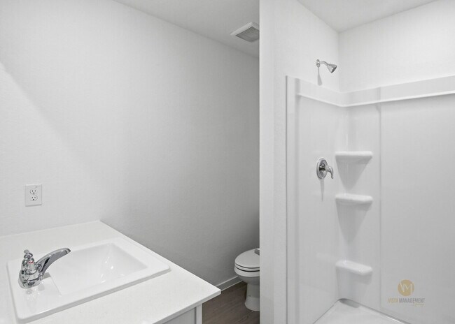 Building Photo - "Spacious 4-Bedroom Retreat with 2.5 Baths in Beautiful San Antonio!"