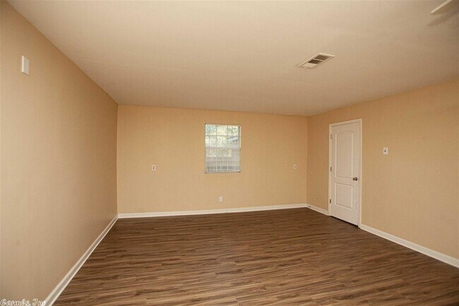 Building Photo - 106 Borroughs Rd