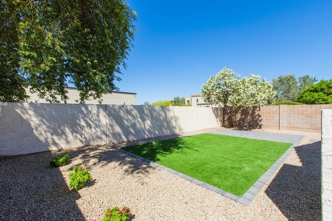 Building Photo - 23554 N 73rd Pl