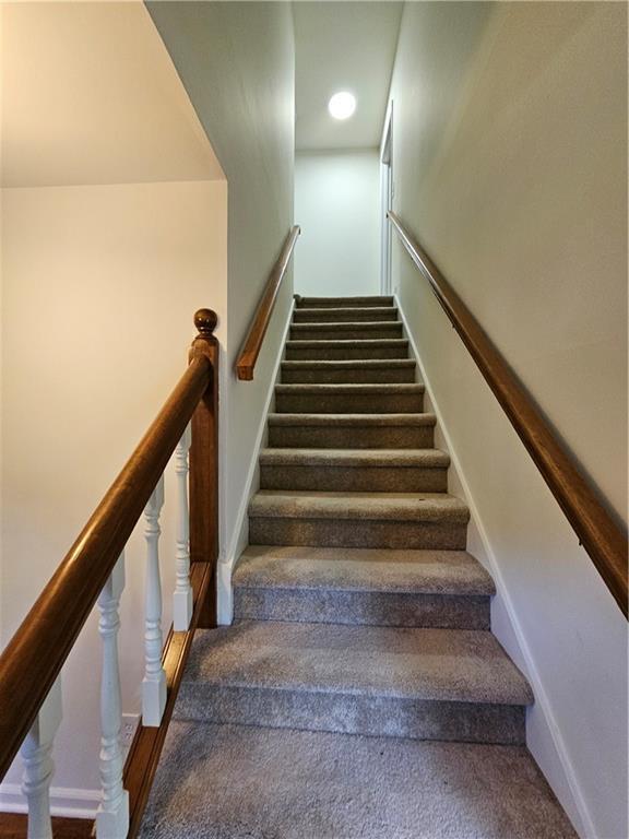 Building Photo - 3228 Turtle Lake Dr SE