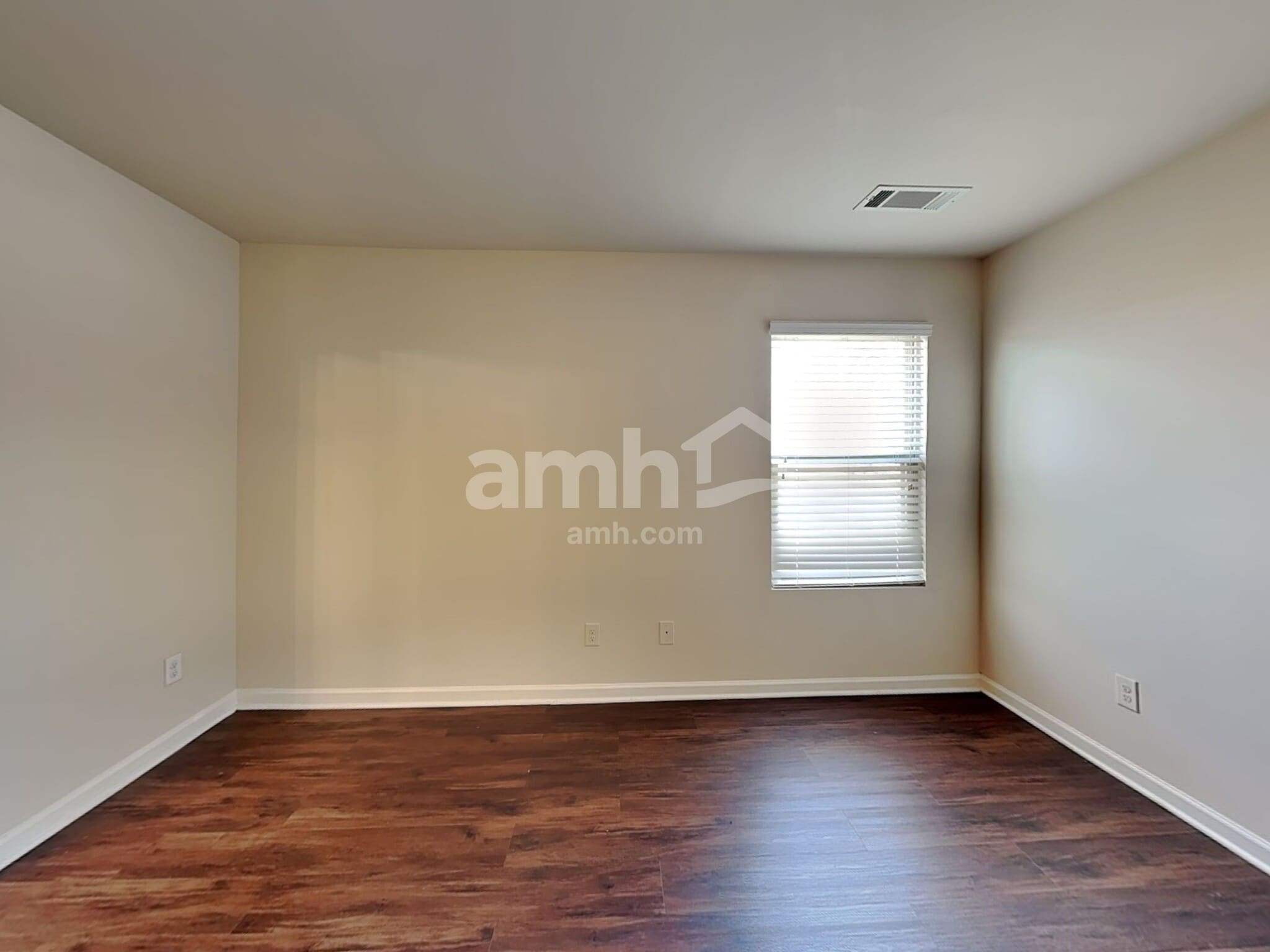 Building Photo - 4104 Dale Dr SE