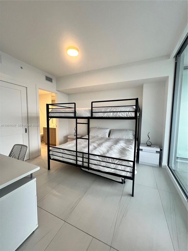 Building Photo - 153 N Seabreeze Blvd