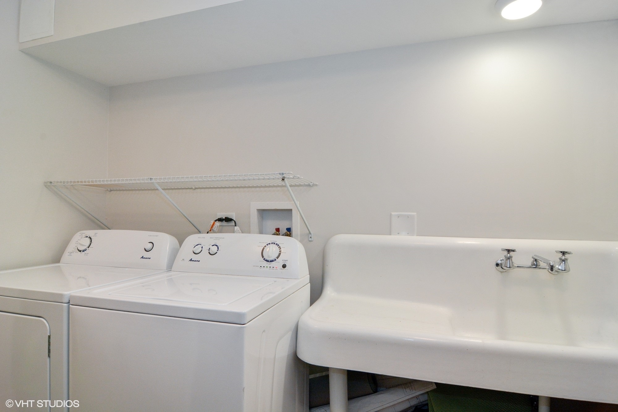 Laundry Room - 447 W Webster Ave