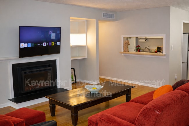 Building Photo - 1400 Summit N Dr