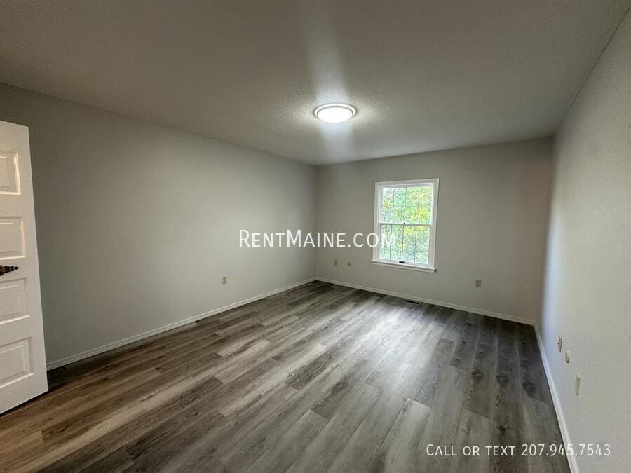 Building Photo - 12d Longrale Park-