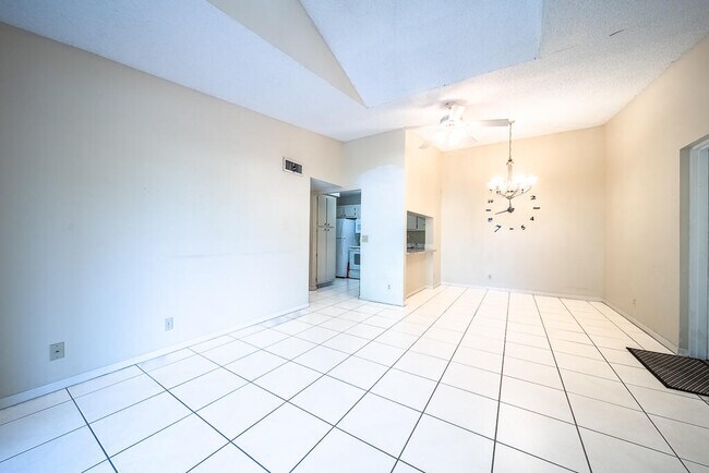 Building Photo - 202 Foxtail Dr