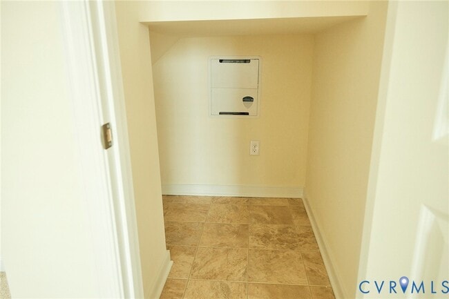 Building Photo - 214 Greenpark Rd