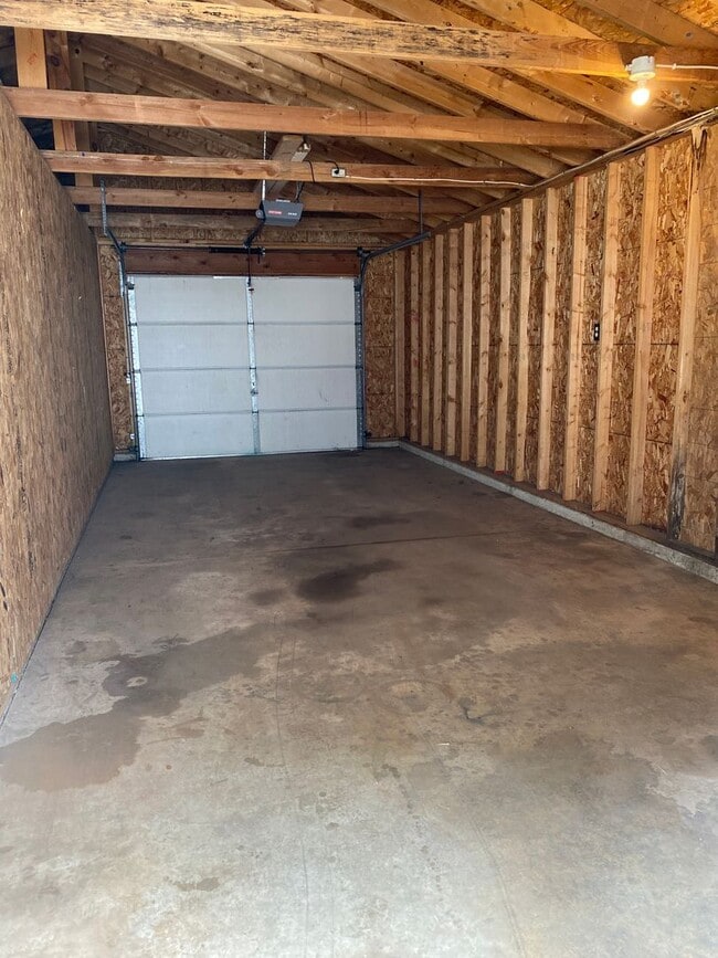 Building Photo - 624 Dundee Ave