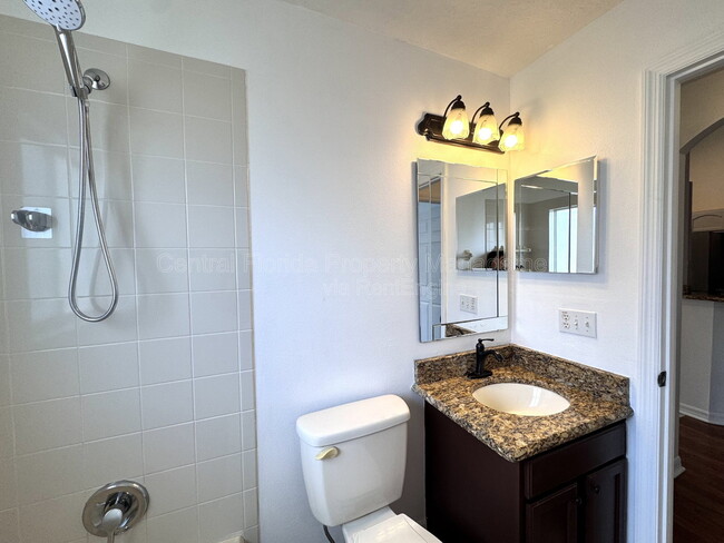 Building Photo - 205 Paradise Woods Pl