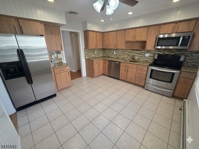 Building Photo - 101 Bloomingdale Ave