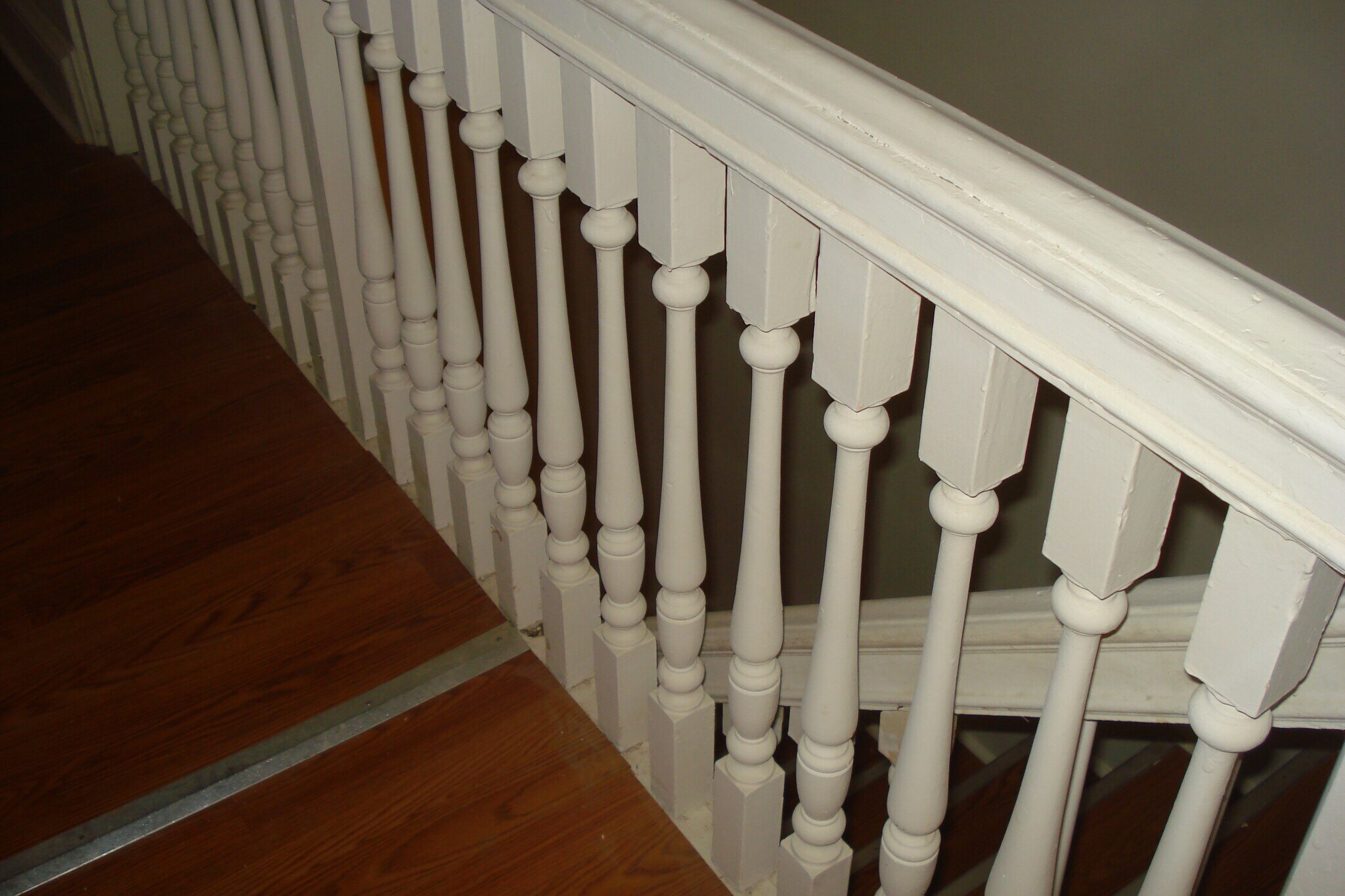 Building Photo - 733 E Chestnut St