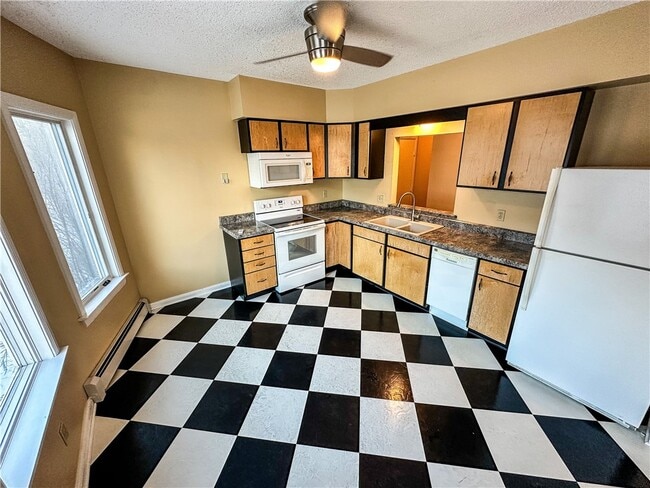 Building Photo - 113 Comfort St