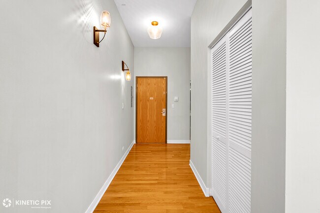 Building Photo - 1 S Leavitt St