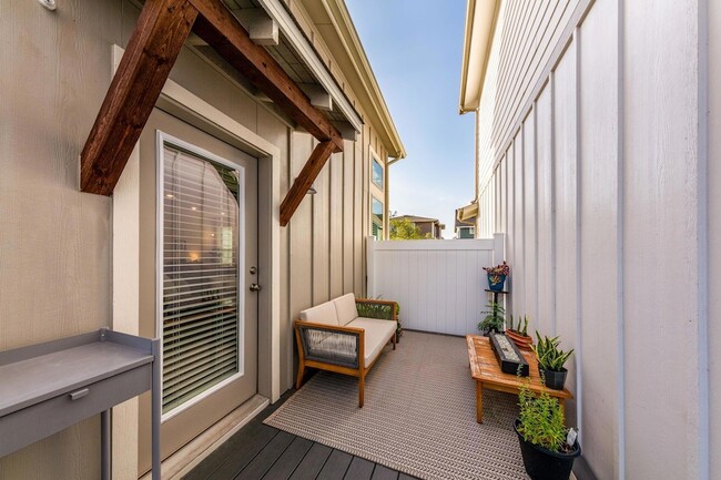 Building Photo - 7812 Moody Bend