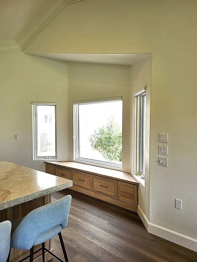 Building Photo - Charming Home Next To Sunbrook Golf Club!