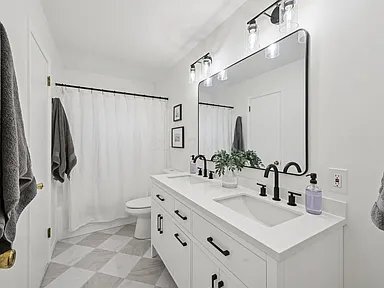 Building Photo - 2108 Willow Run Rd