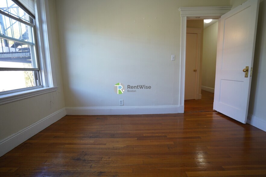 Building Photo - 1788 Beacon St
