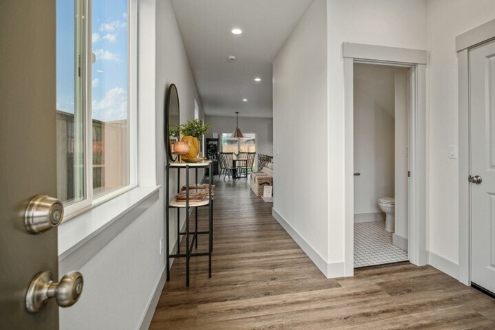 Building Photo - 1319 Oppek St NE