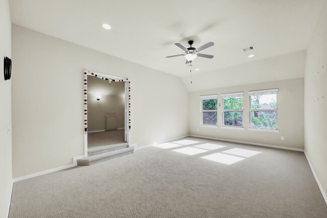 Building Photo - 34 Langstone Place