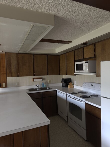 Building Photo - 301 Iberian Way