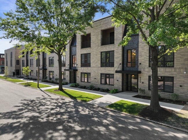 Building Photo - 4318 Vista Ave