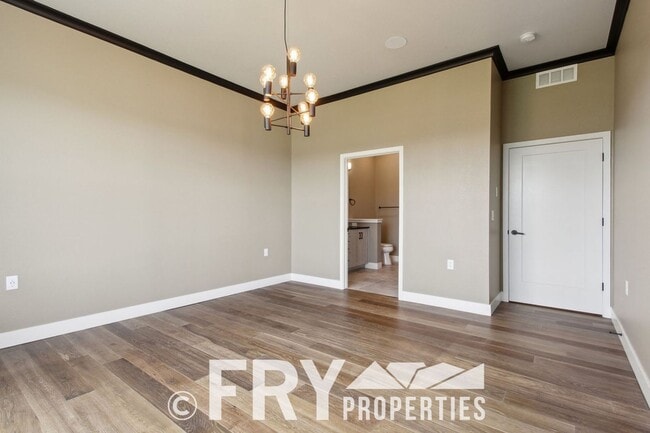 Building Photo - Stunning, Spacious 3bed/3bath Riverdale Ra...
