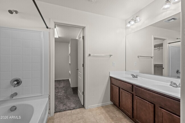 Building Photo - 472 N Ranger Trail