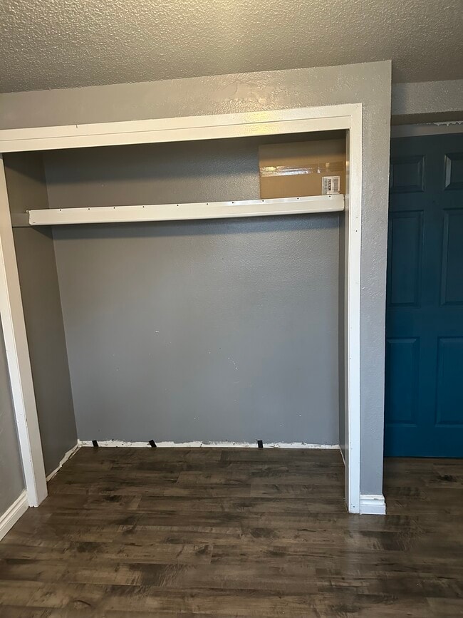 Building Photo - 524 Silcott Ct