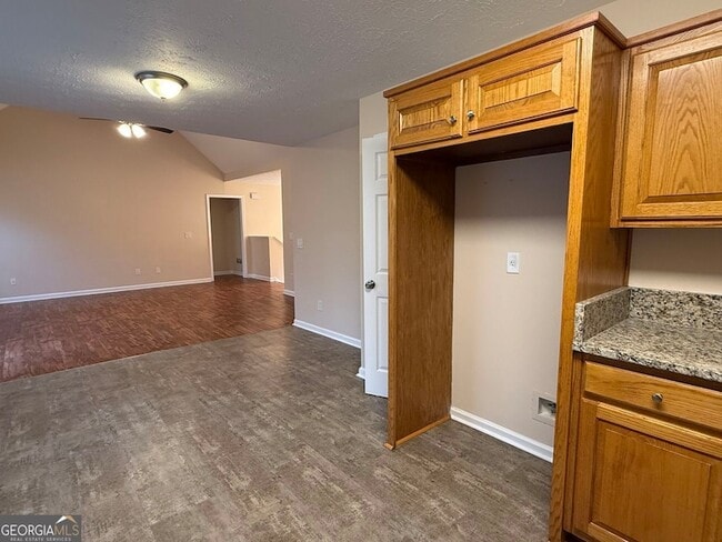 Building Photo - 175 River N Ct