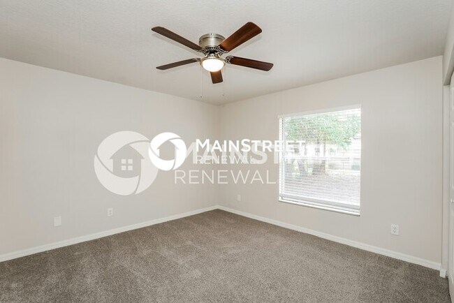 Building Photo - 3 Bedroom Pet-Friendly Home in St Petersburg, FL with Main Street Renewal