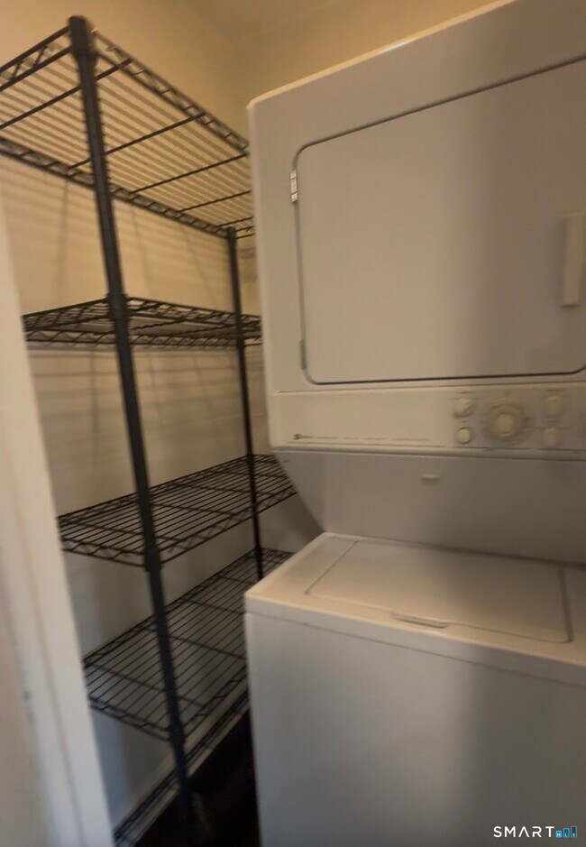 Building Photo - 183 Ely Ave