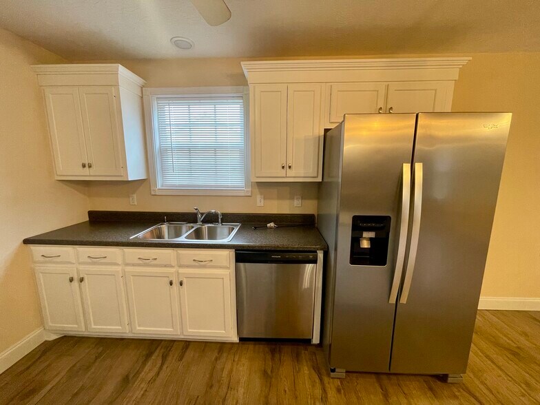 Building Photo - 224 Homewood Blvd