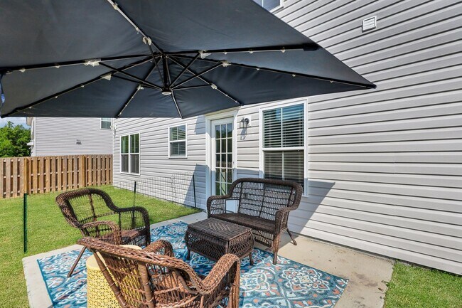 Building Photo - COMING JUNE 2026! (Pet Friendly)