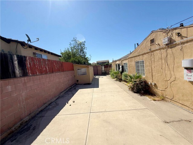 Building Photo - 13474 Hubbard St