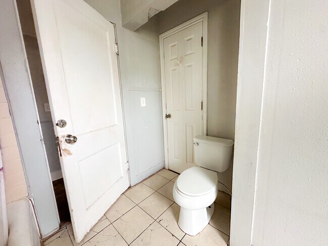 Building Photo - 1912 20th St