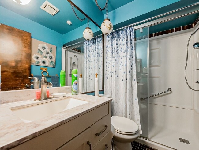 Building Photo - 41562 Bedford Dr