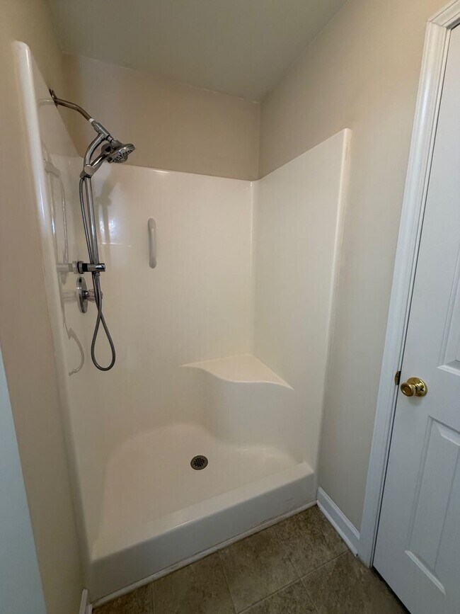 Building Photo - Elon / Townhome