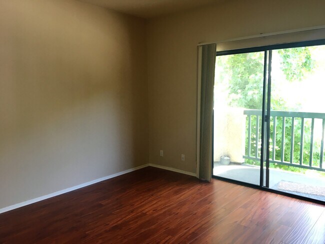 Building Photo - 1441 N Edison Blvd