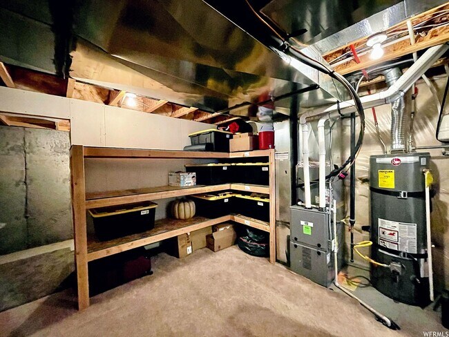 Building Photo - 616 W 4050 N