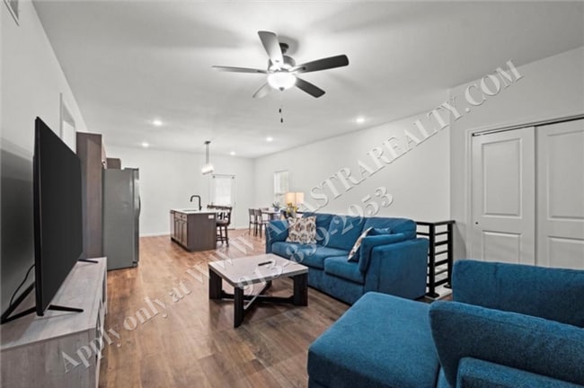 Building Photo - Like New Furnished Home in Lawrence Short Term Lease-Coming SOON!!