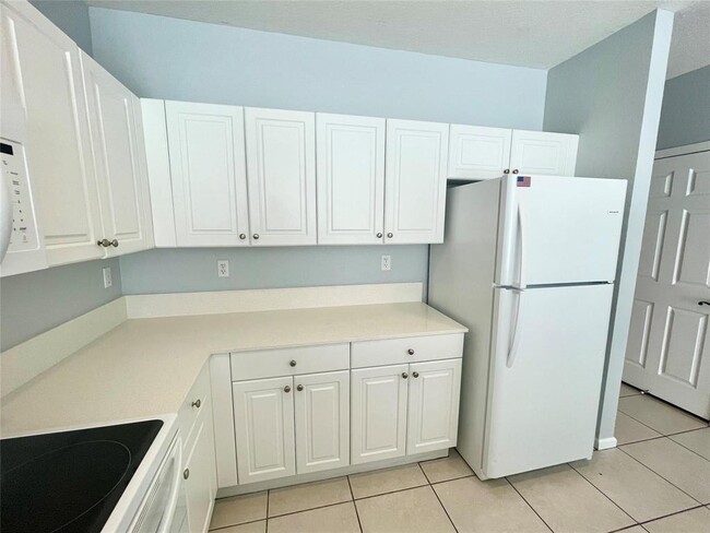 Building Photo - 6301 Landings Terrace