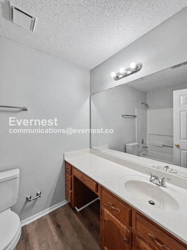 Building Photo - 7625 Iris Dr