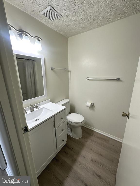 Building Photo - 995L Heather Ridge Dr