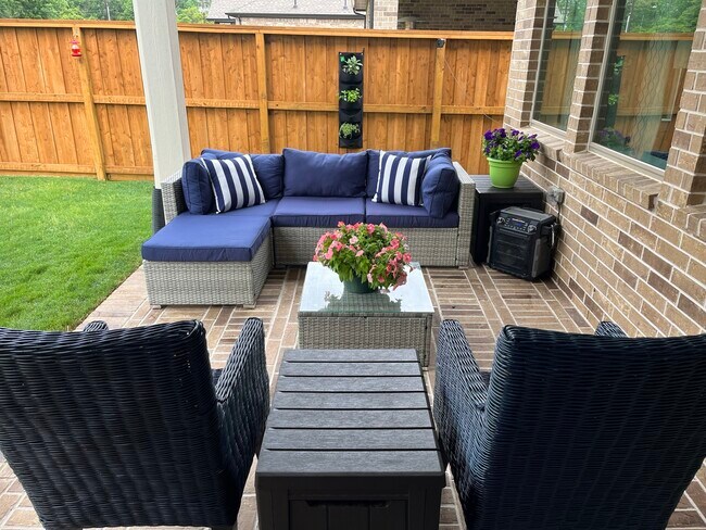 Building Photo - 4594 Silver Moon Dr