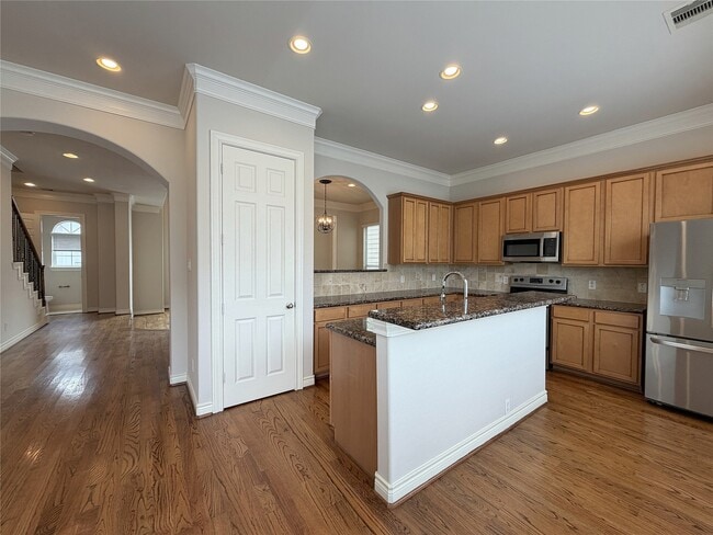 Building Photo - 2612 Edgefield Lakes Dr