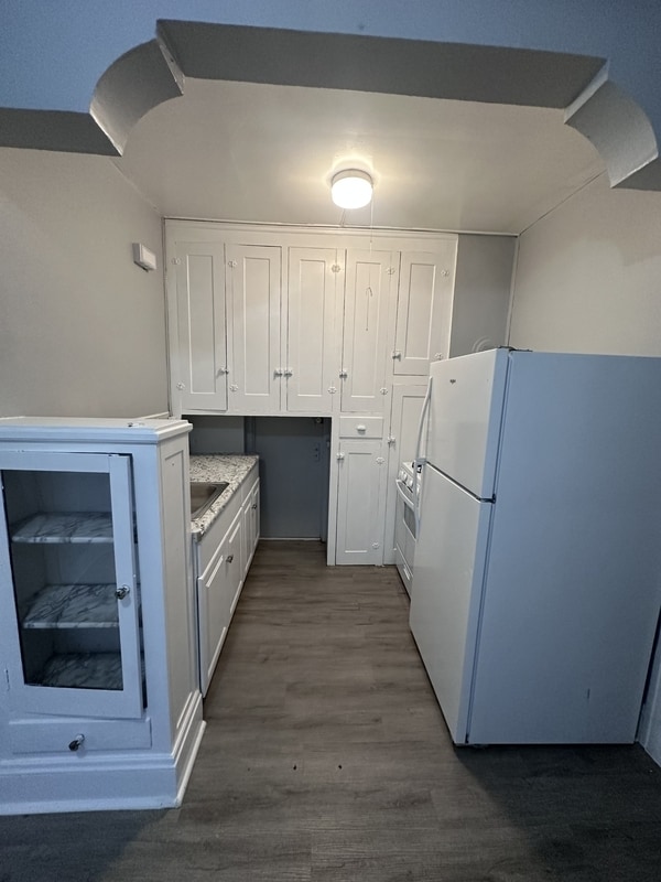 Building Photo - 1442 W 101st St