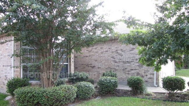 Building Photo - 6353 Ferncreek Ln