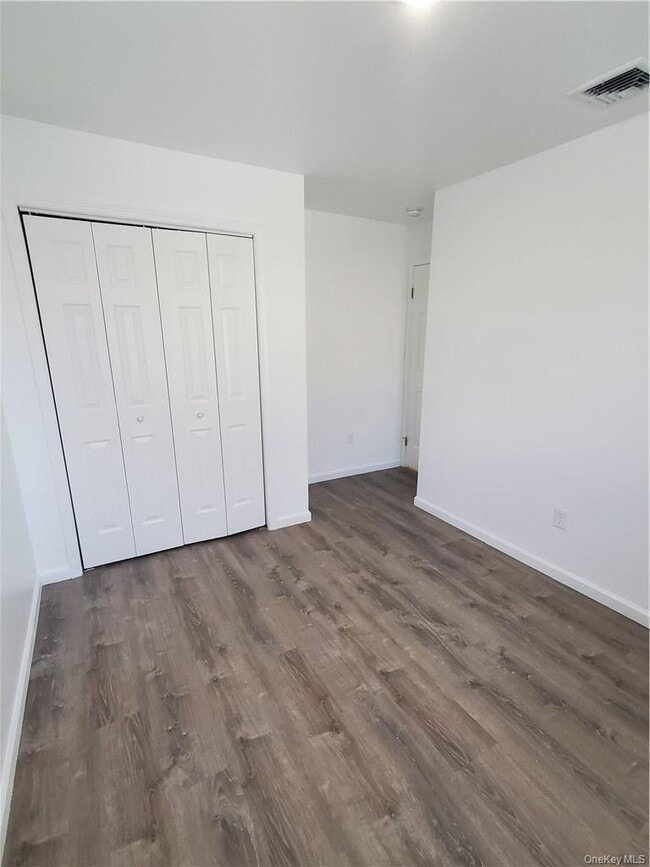 Building Photo - 7 White Plains Ave